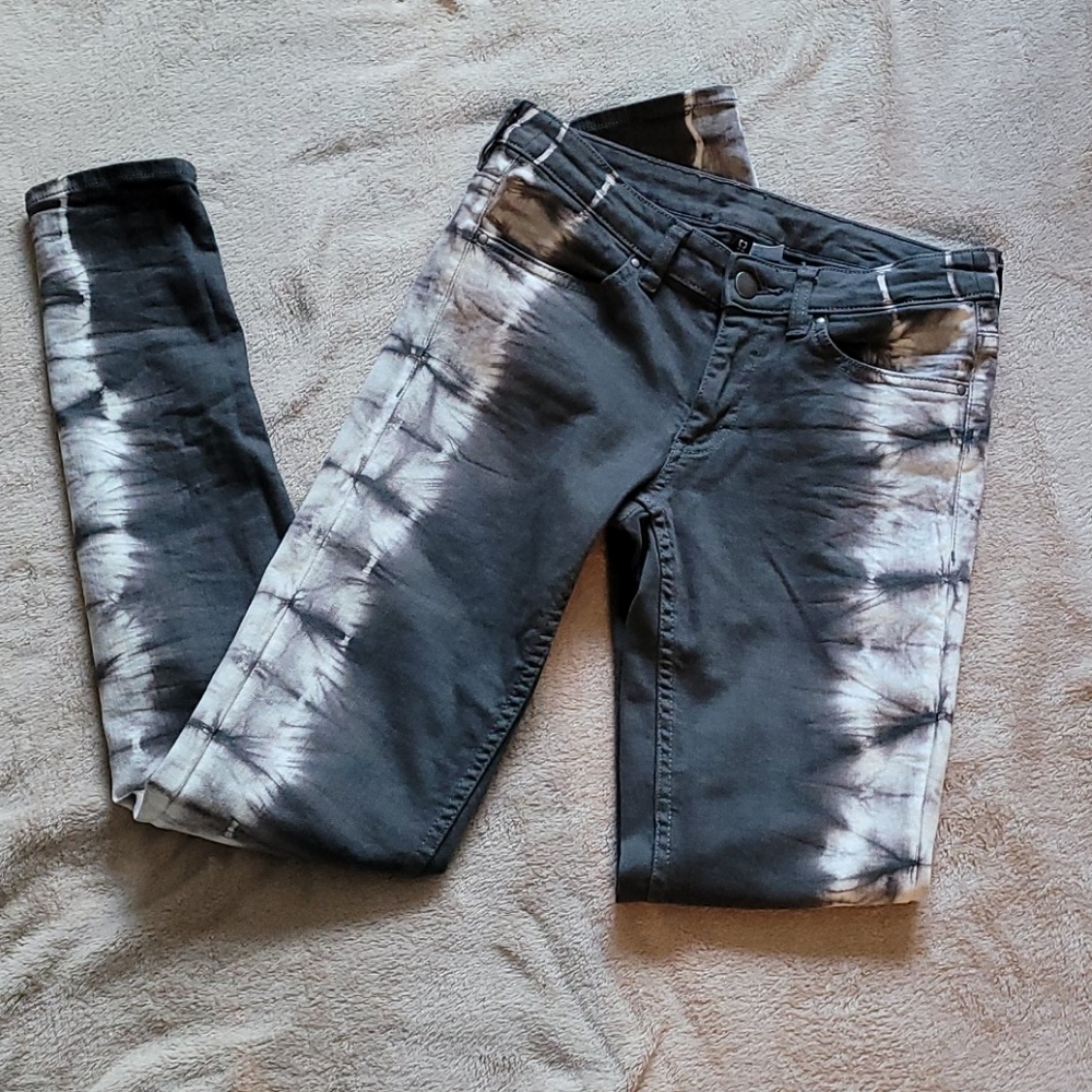 Acid wash denim sz 6 skinny low rise